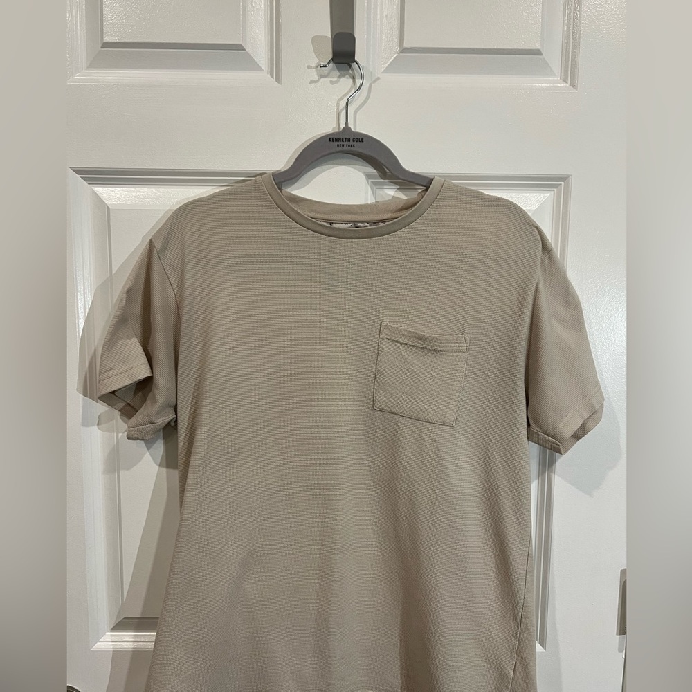 Denim & Flower Ricky Singh Men’s Size Medium Tan T-shirt Pocket Casual